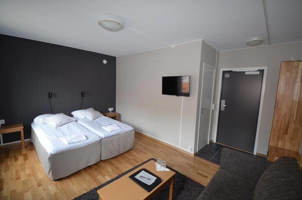 קלמאר Hotell Svanen מראה חיצוני תמונה